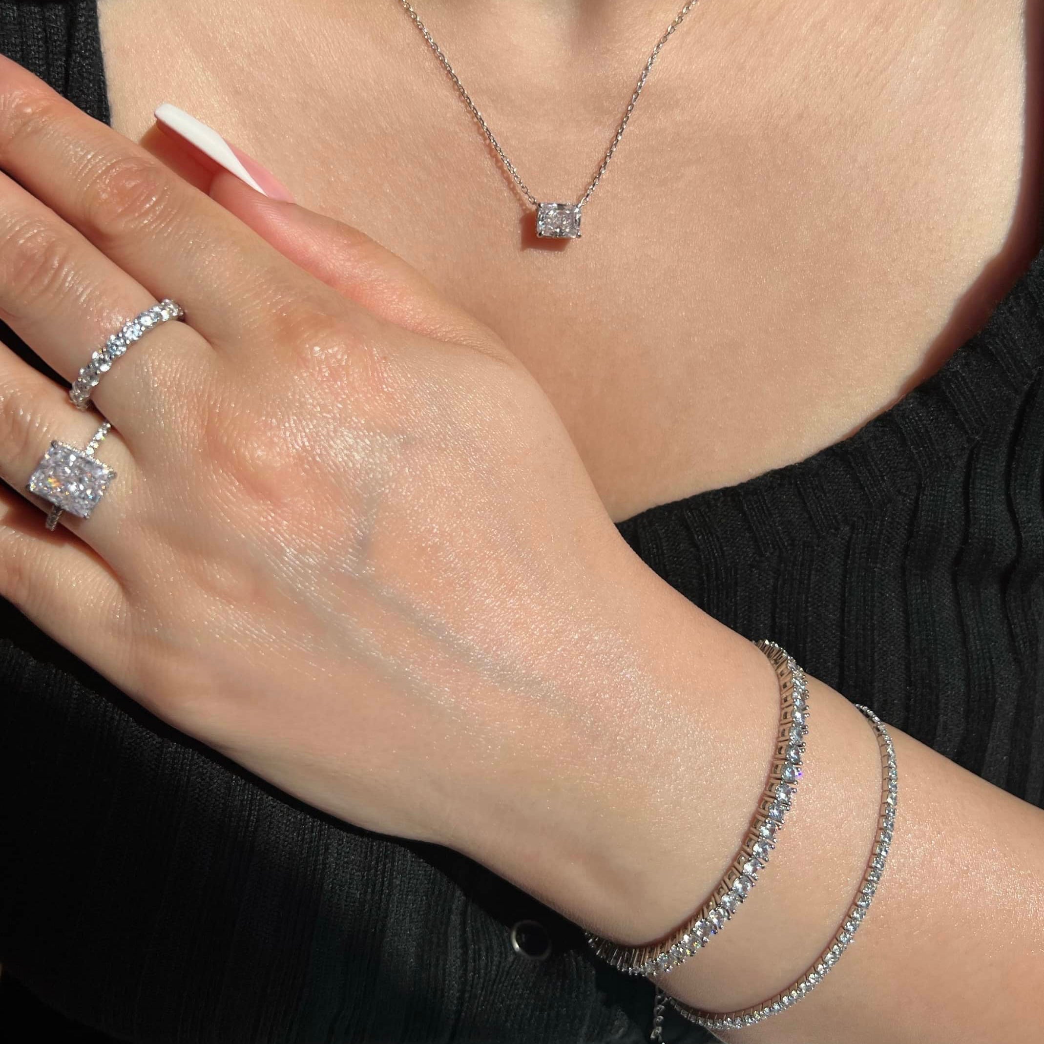 Léna Radiant Cut East West Sterling Silver Pendant Necklace