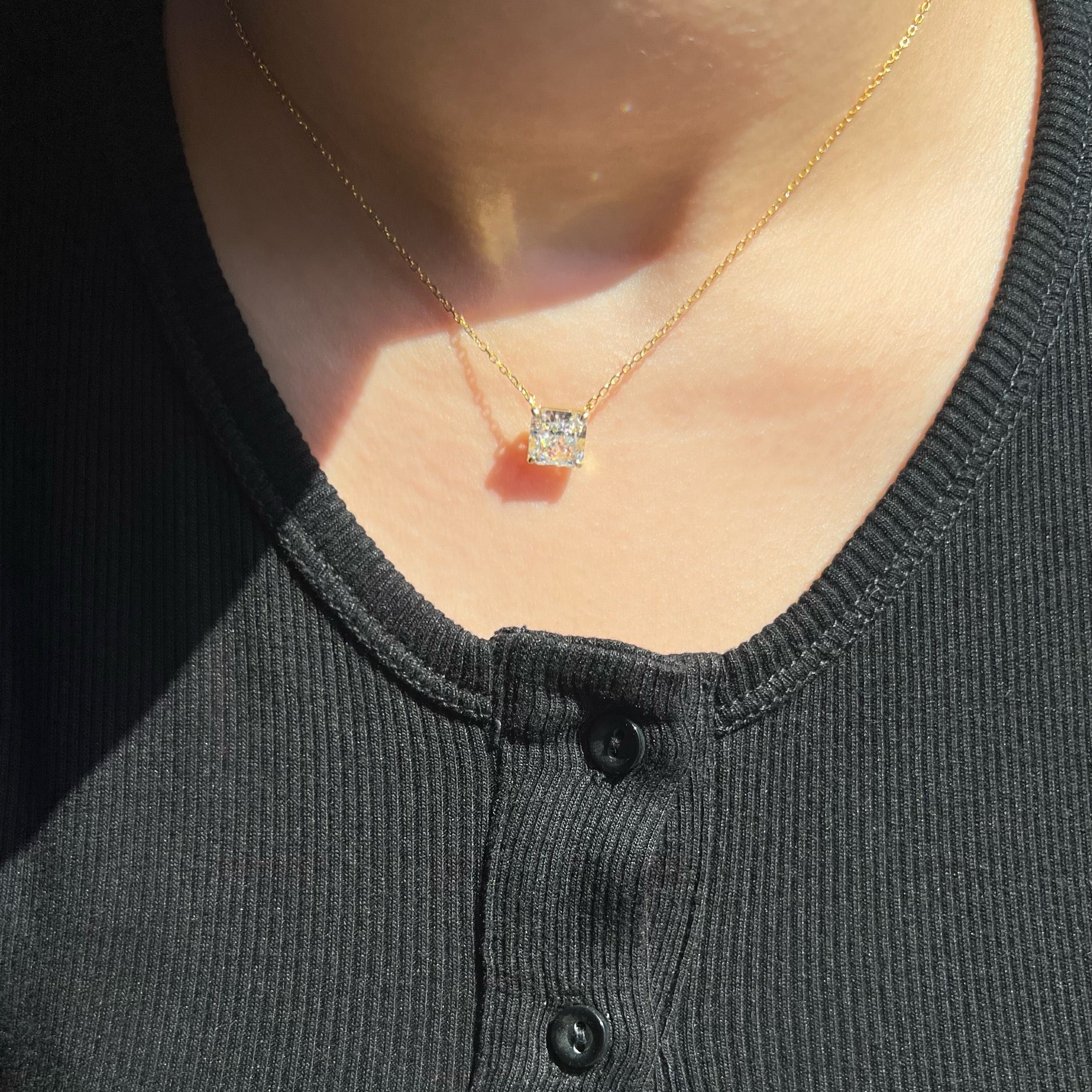 Lรฉsa Radiant Cut Square Sterling Silver Pendant Necklace