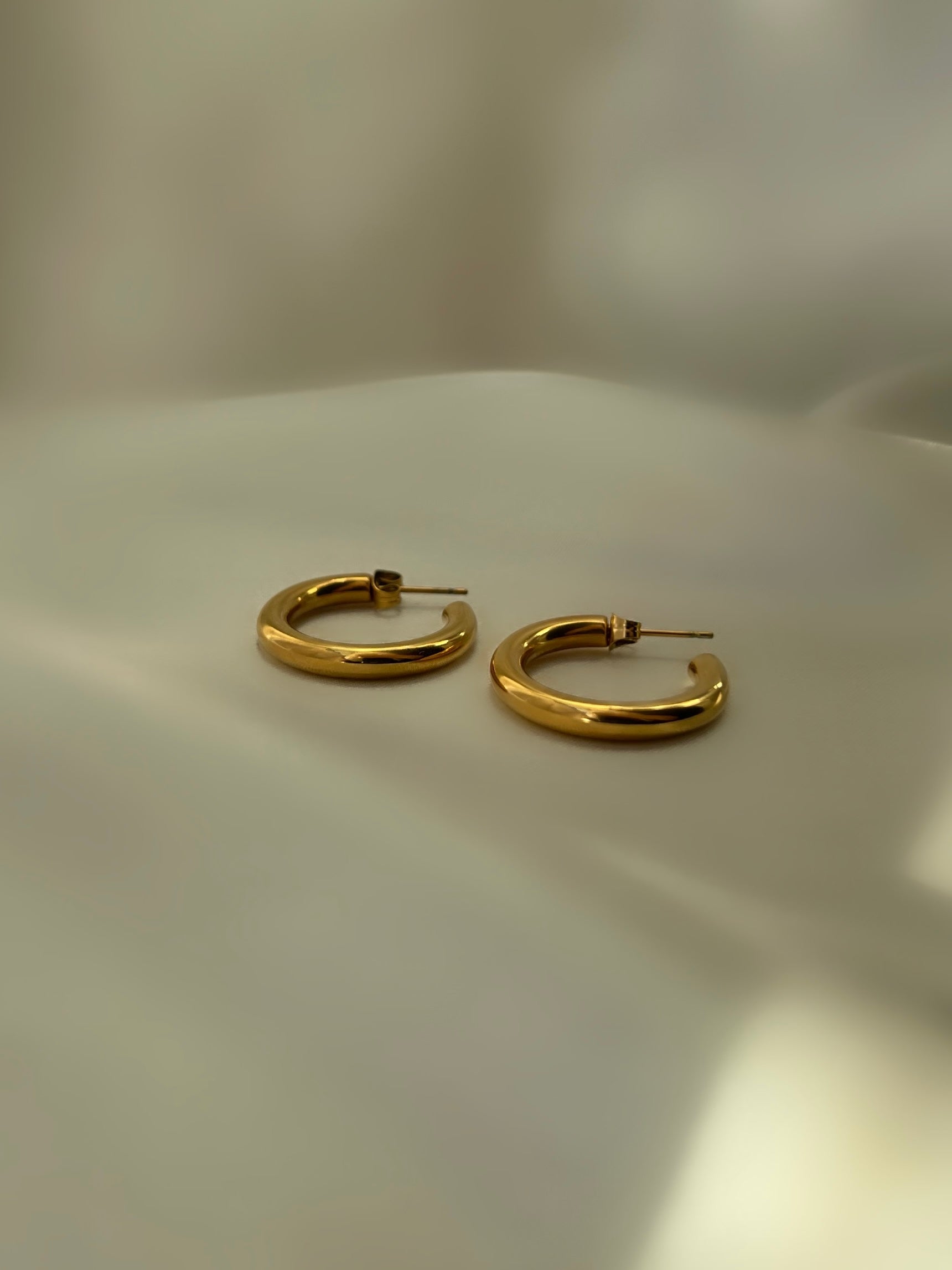 Savannah Classic Gold Hoop Earrings