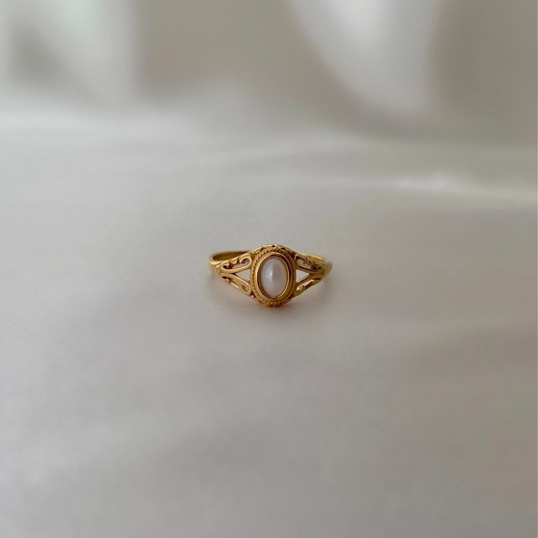 Alayna Pearl Detail Gold Ring