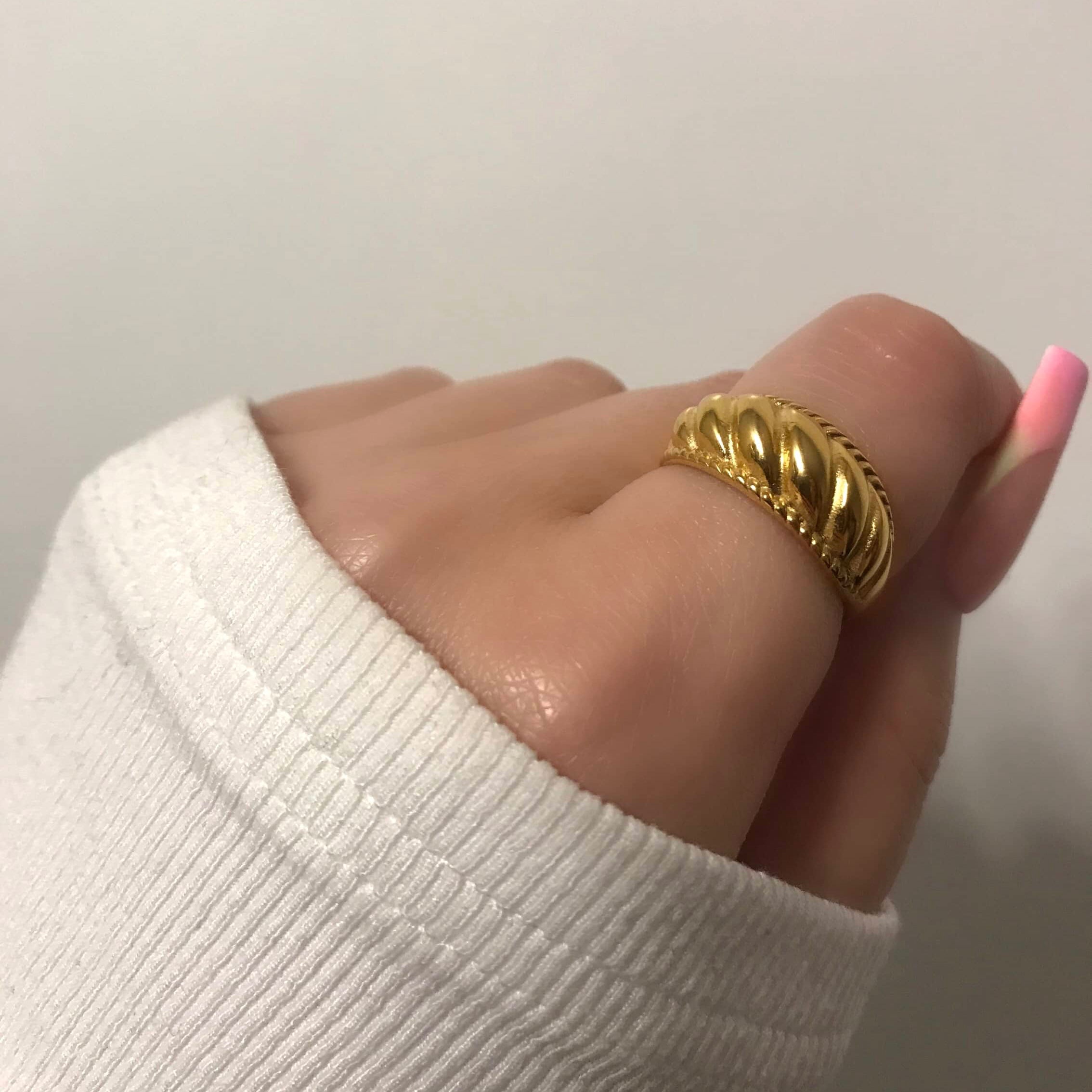 Havana Gold Ridged Croissant Ring