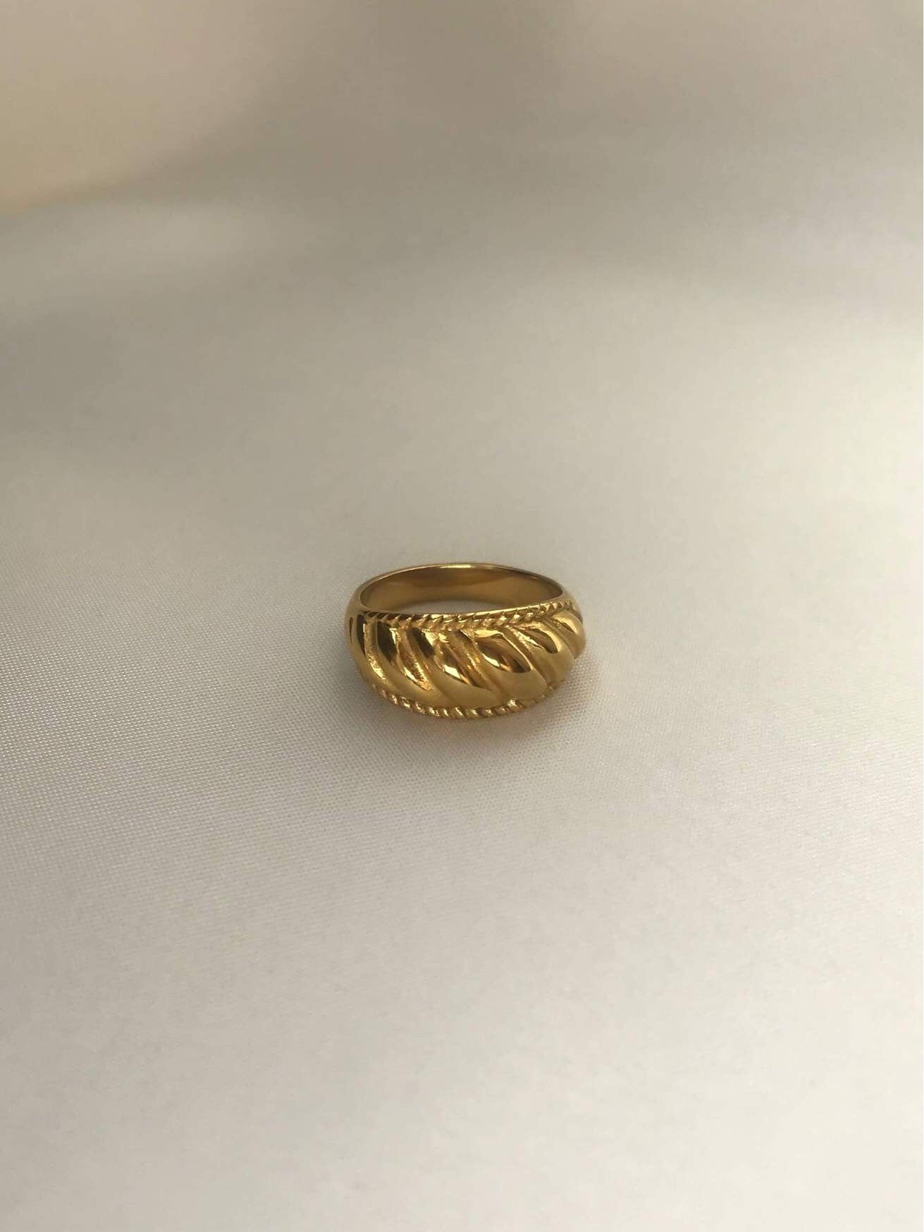 Havana Gold Ridged Croissant Ring