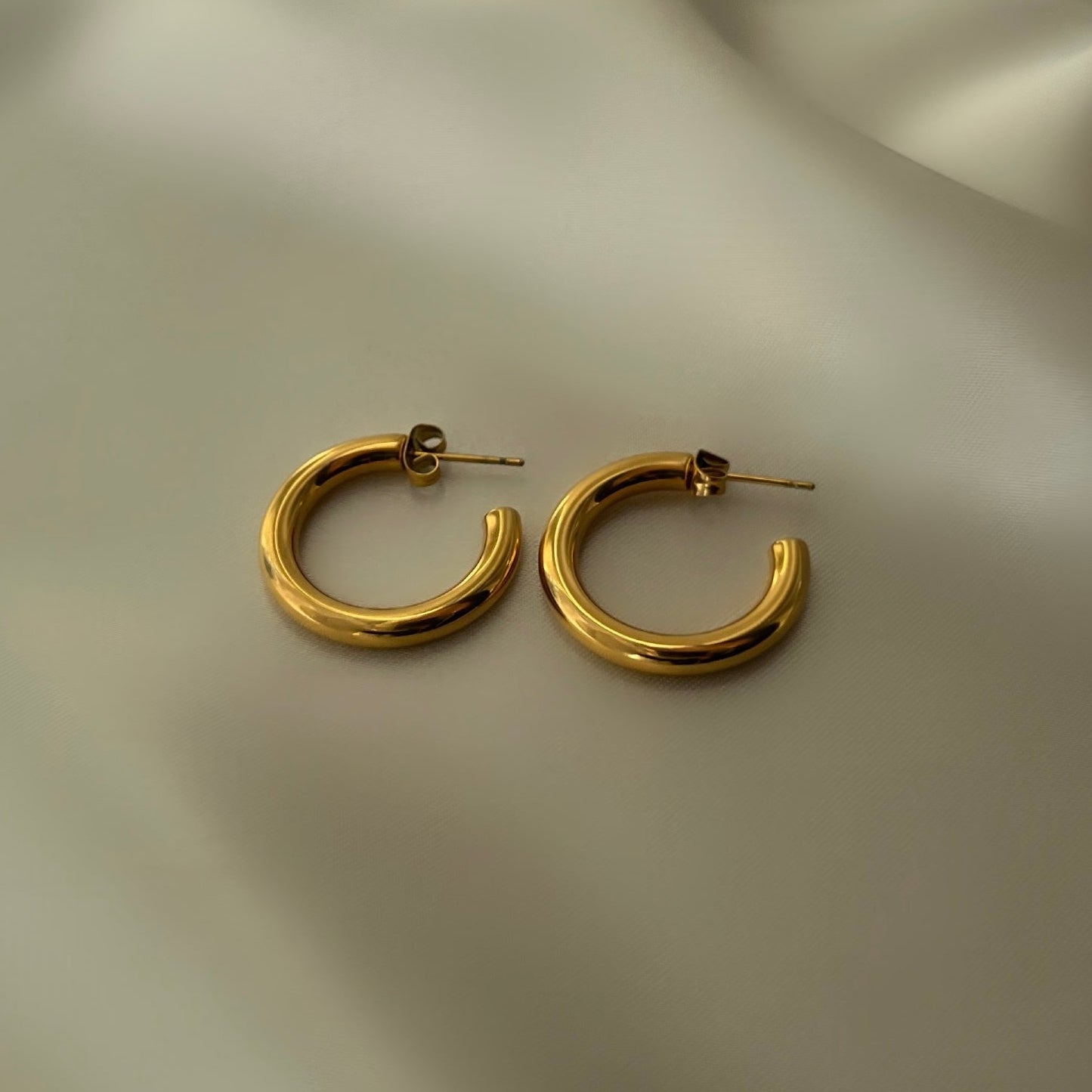 Savannah Classic Gold Hoop Earrings