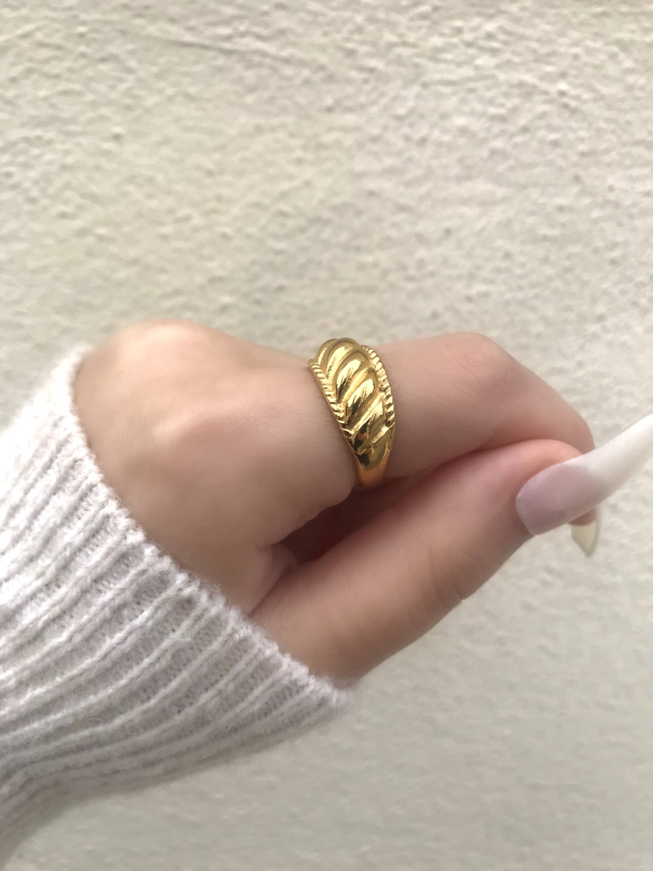 Havana Gold Ridged Croissant Ring
