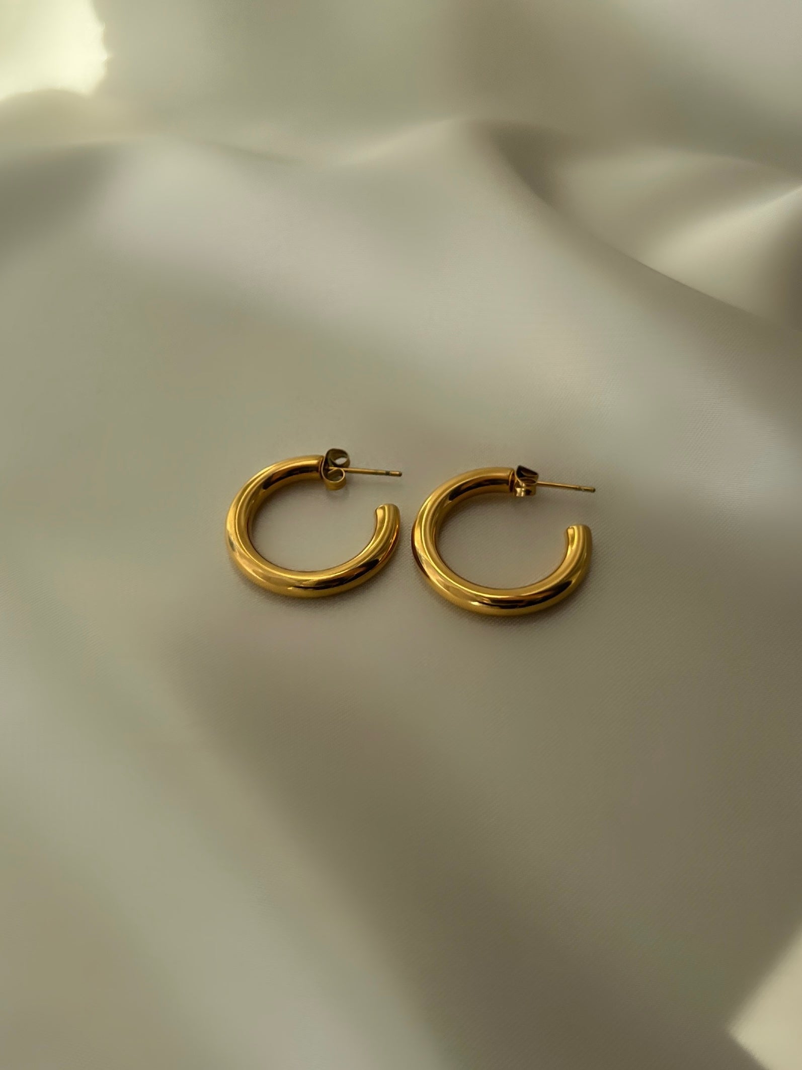 Savannah Classic Gold Hoop Earrings